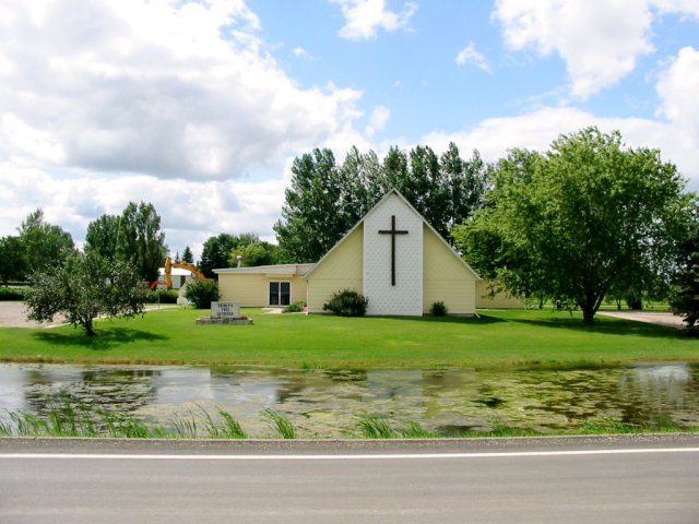 Minnewaukan church.jpg